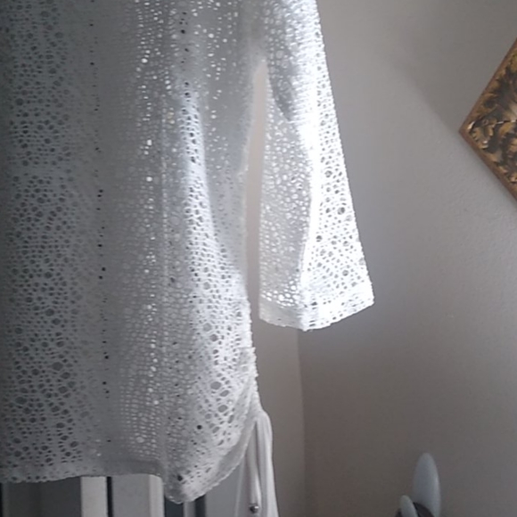 Adorable white side tie Large swimsuit cover-up - Picture 4 of 6